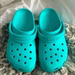 Men’s size 6 Women size 8